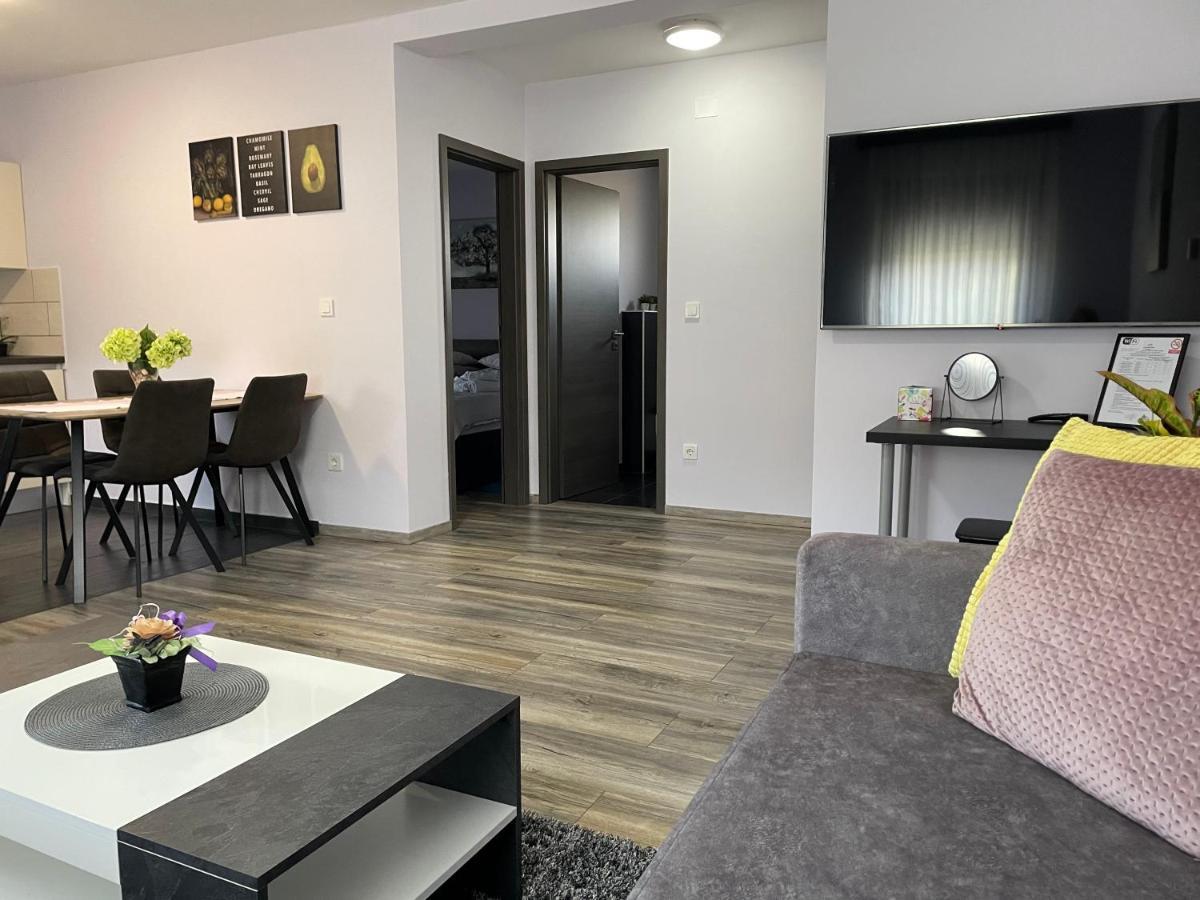 Apartments Dora Sveti Martin Na Muri Esterno foto